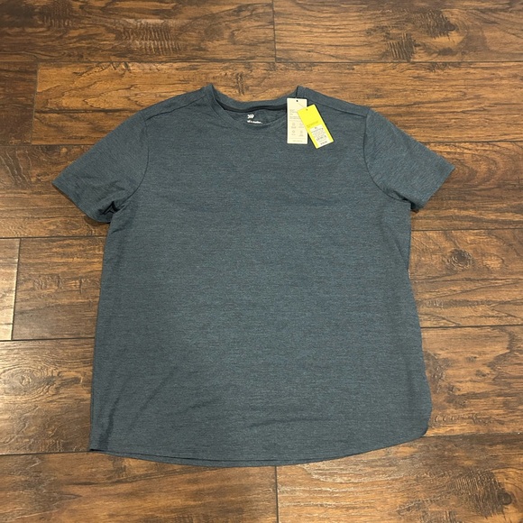 All in Motion Blue Soft Stretch Tee NWT - Picture 1 of 5